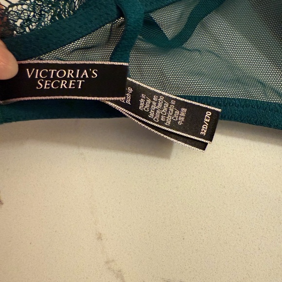 Very Sexy Push-Up VS Lace Teal Bra - Picture 5 of 5